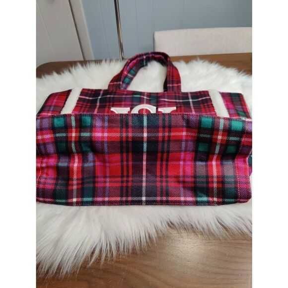 Victoria's Secret extra large red 100% polyester faux flannel and faux shearling - Picture 3 of 5